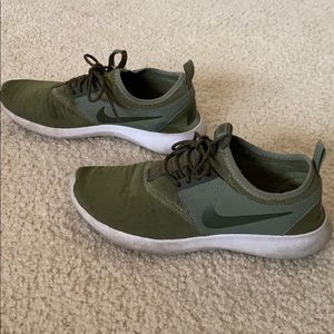 7.5 Army Green Nike Shoes